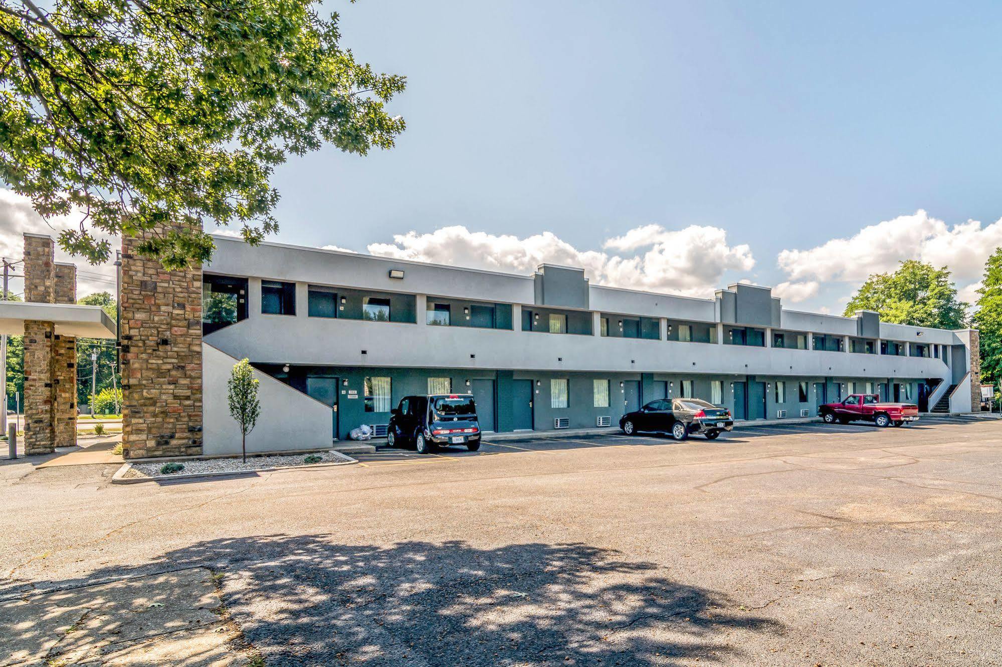 Rodeway Inn Portage Exteriör bild